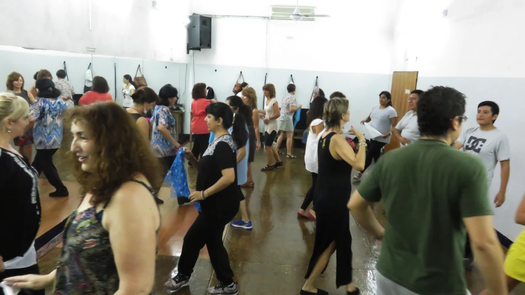 clases de Folklore para Principiantes. WWW.CURSOSDEFOLKLORE.COM.AR