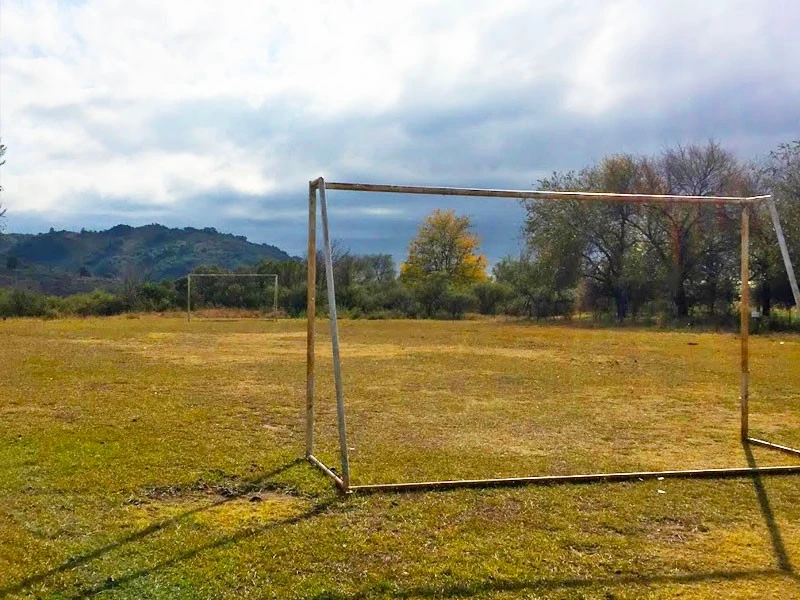 cancha-futbol-aguila-blanca.webp