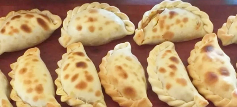empanadas-caseras-criollas-aguila-blanca.webp