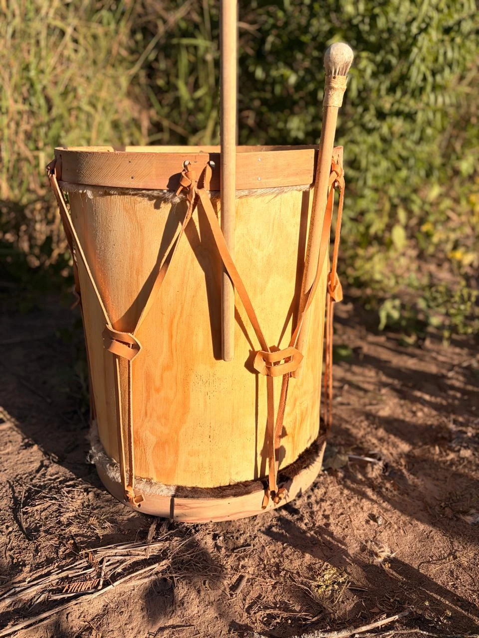 fabricante de bombos criollos
