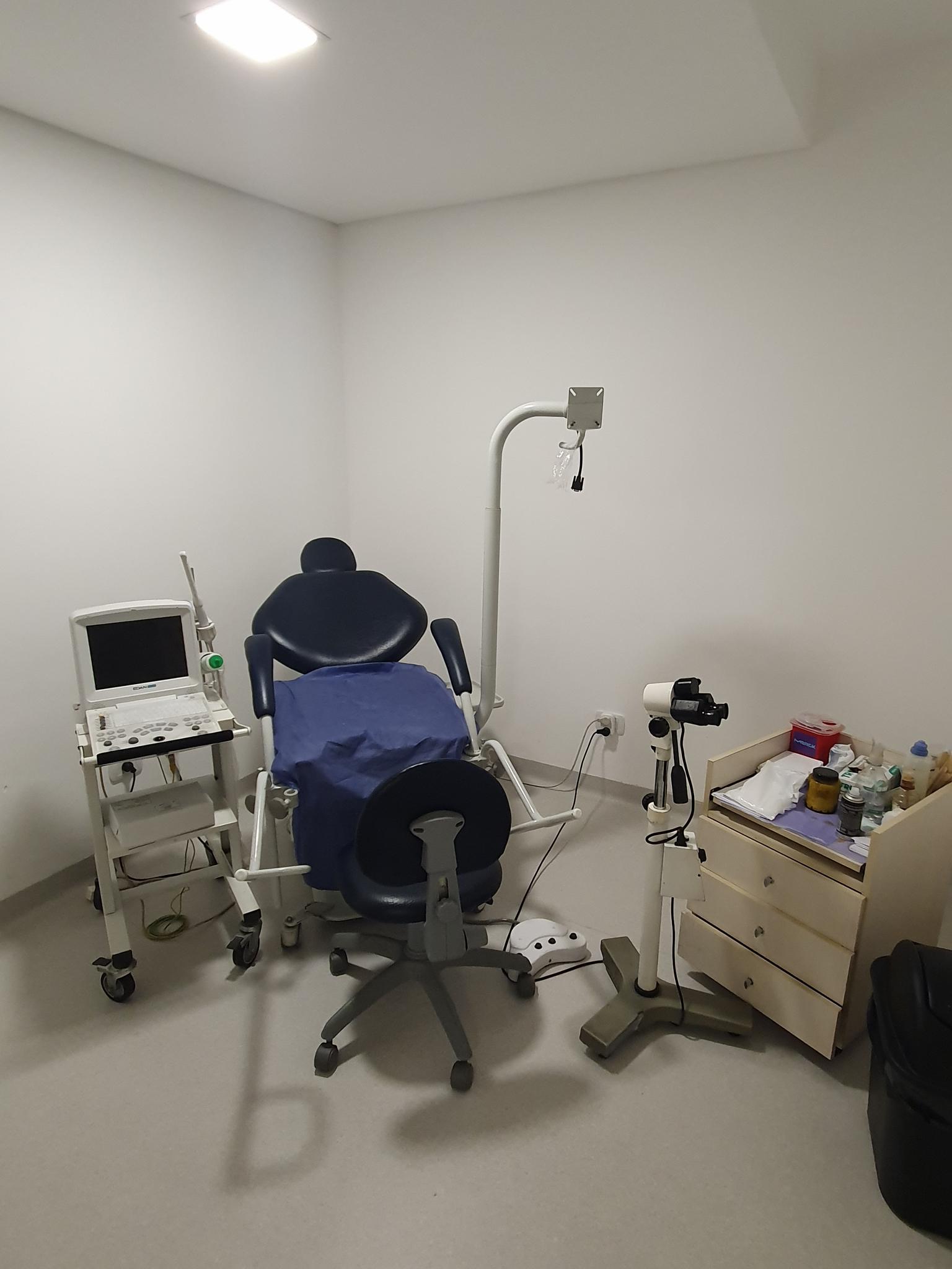 Sala de examen y ecografía