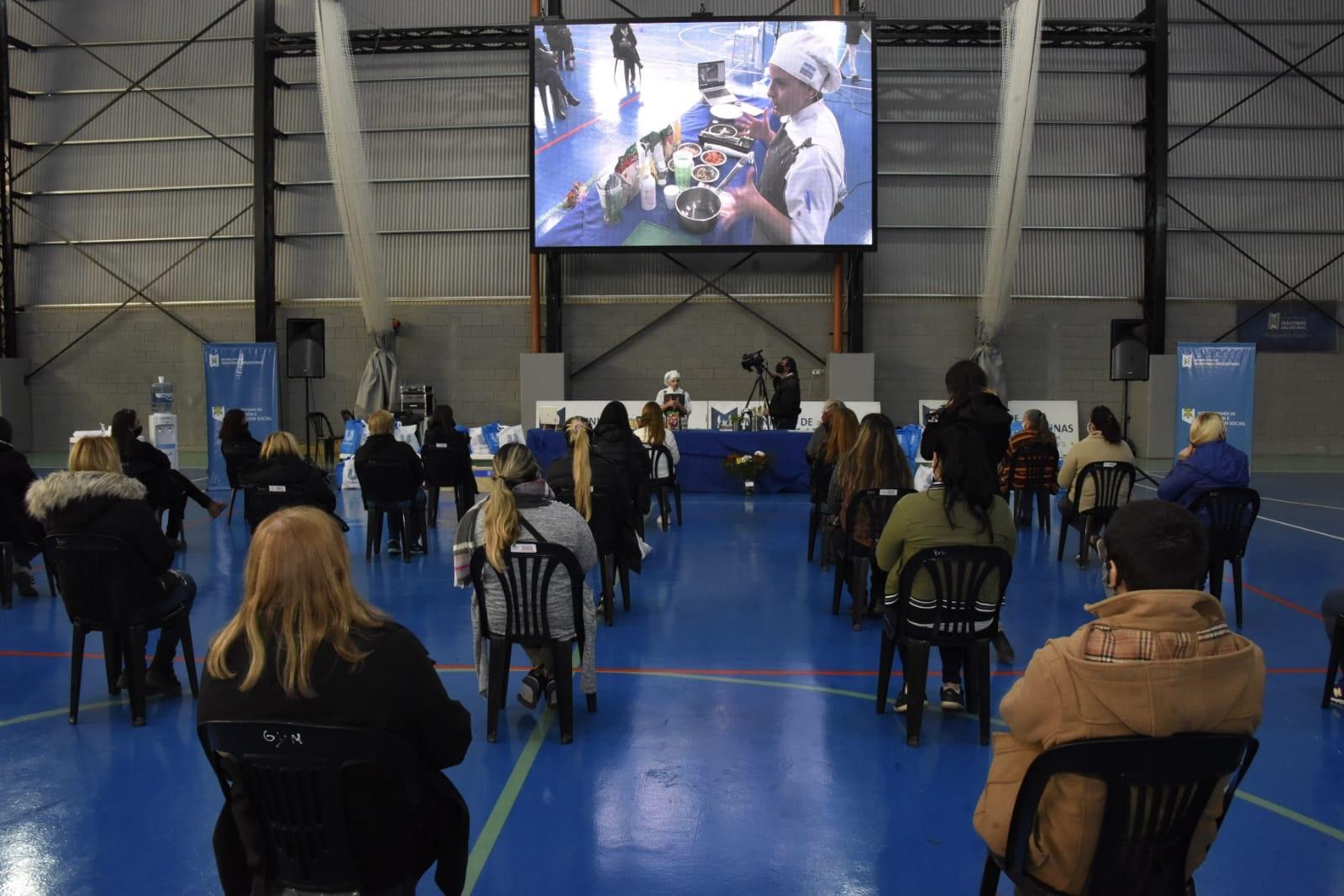 El Estado municipal y Unilever brindaron capacitación gratuita a mujeres de Malvinas Argentinas 