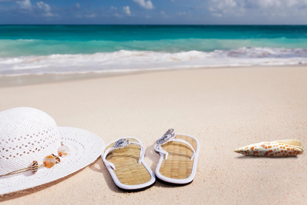 stux-beach-33691401920.webp