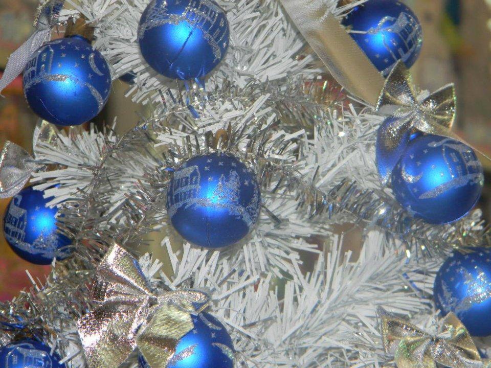 Adornos para arbolitos de navidad y Aboles totalmente armados