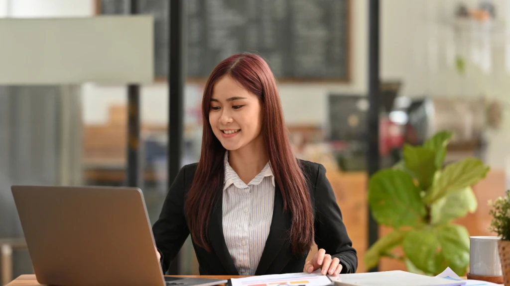Consultor de salud brindando asesoramiento profesional personalizado