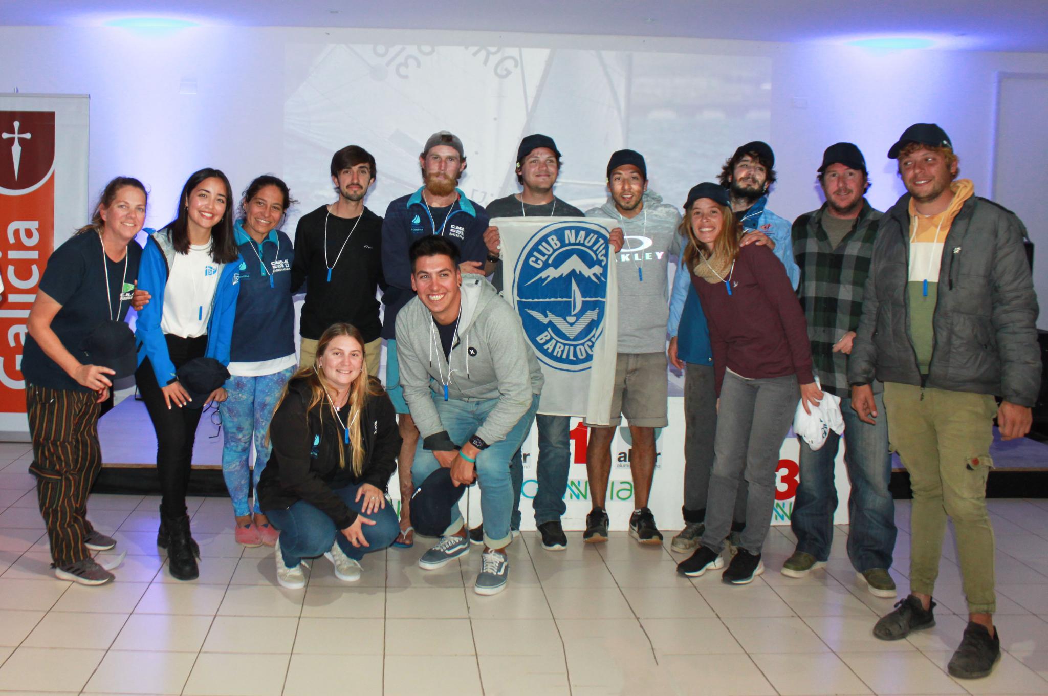 PODIOS, RECONOCIMIENTOS Y CAMARADERÍA EN LA ENTREGA DE PREMIOS DE LA XV COPA BALLENAS