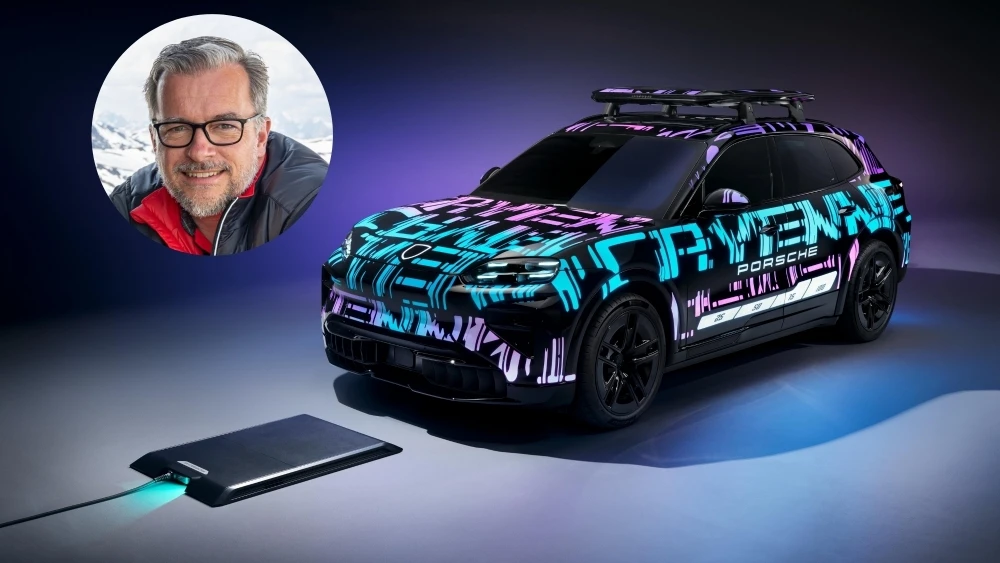 Un directivo de Porsche defiende la carga inalámbrica del nuevo Cayenne: “Hay mucha gente a la que no le gusta enchufar el coche"