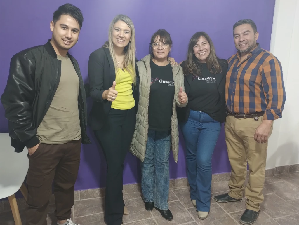 Equipo LLA Cutral Co presente en la inauguración — foto 1