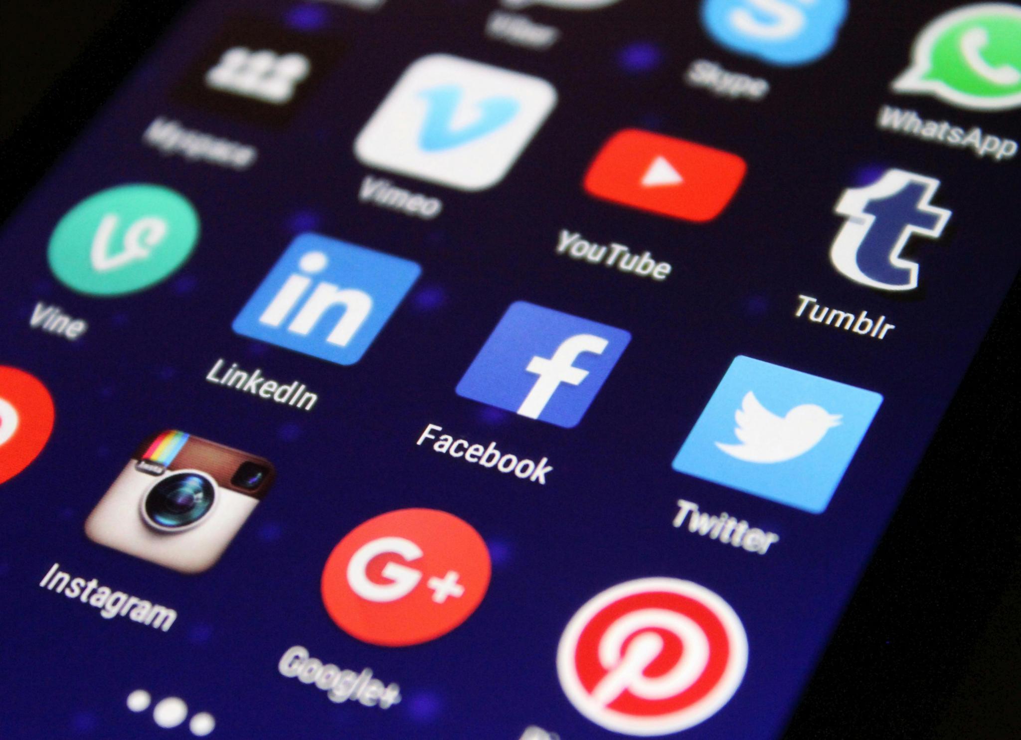 ¡Transforma tu PYME con el Poder de las Redes Sociales!