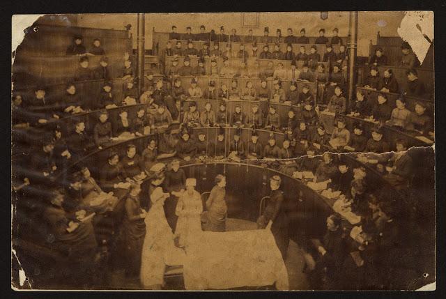 Quirófano, North College Avenue, principios de la década de 1890.
