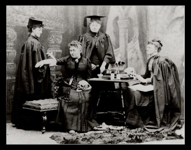 Cuatro miembros de la clase de 1893.