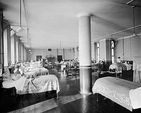  The Dysart Ward at The Royal London Homeopathic Hospital, 1911