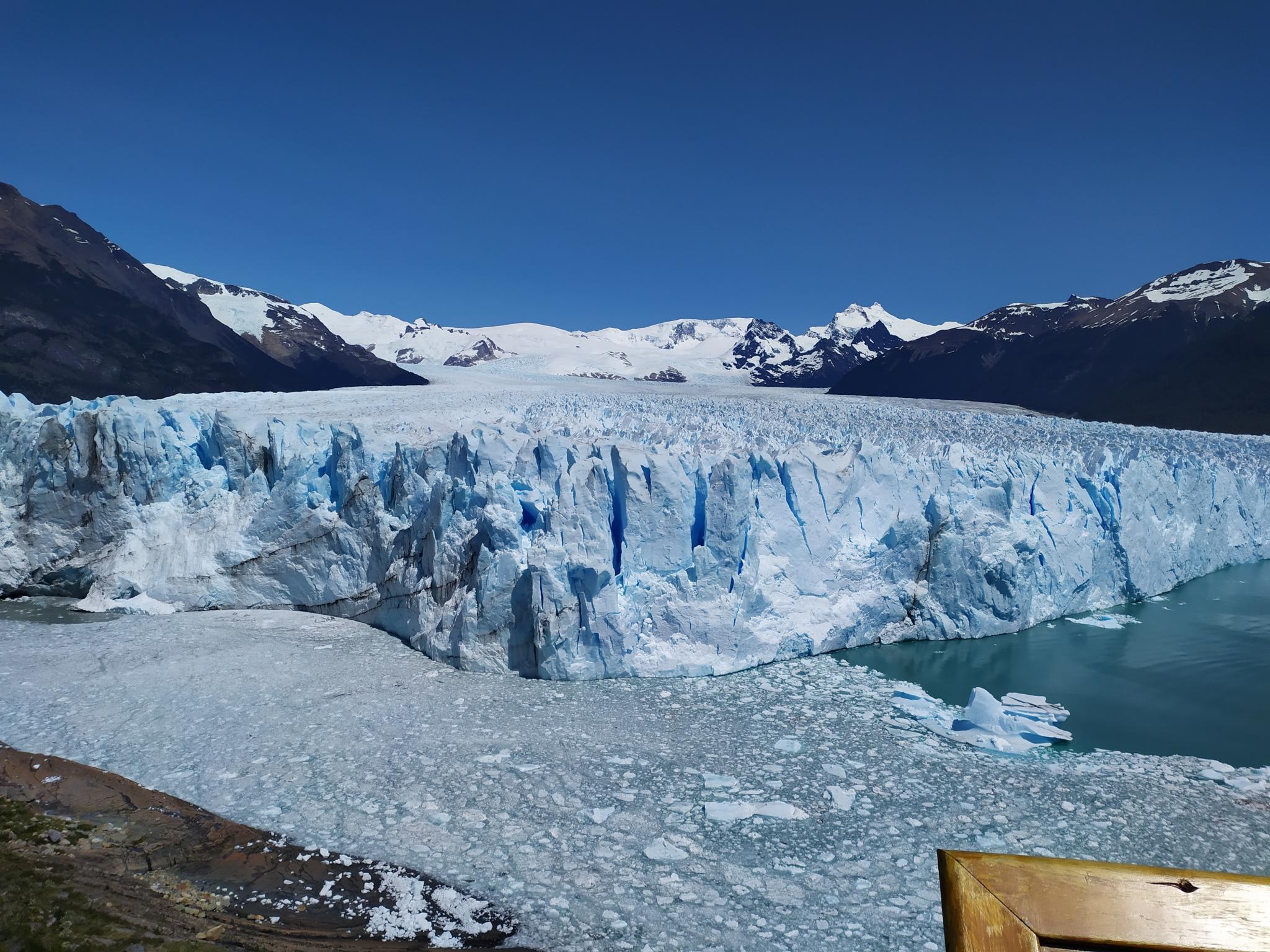 Aventura de Julio: Navegando por el Majestuoso Glaciar Perito Moreno