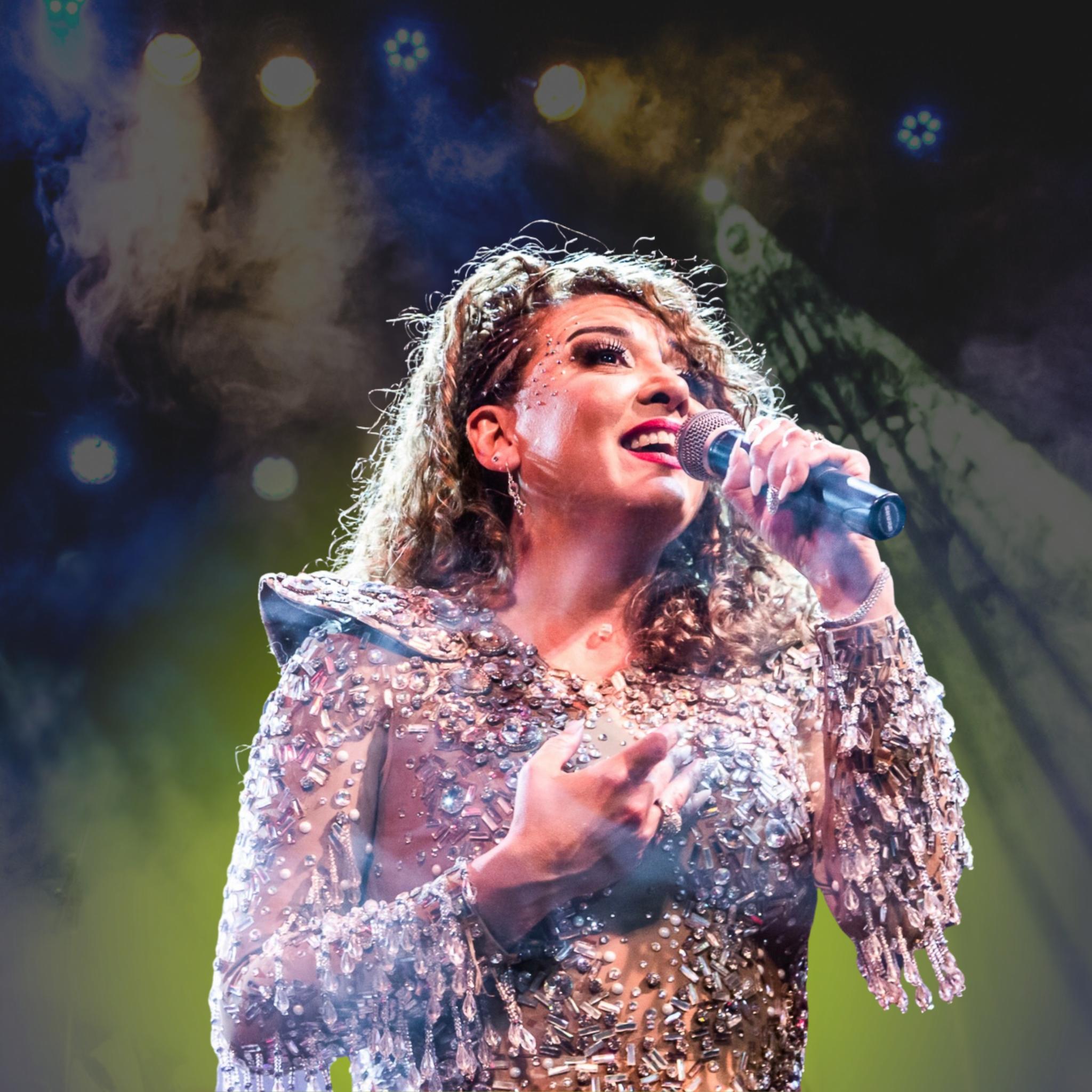 PAULA MORENA EN CAFE BERLIN