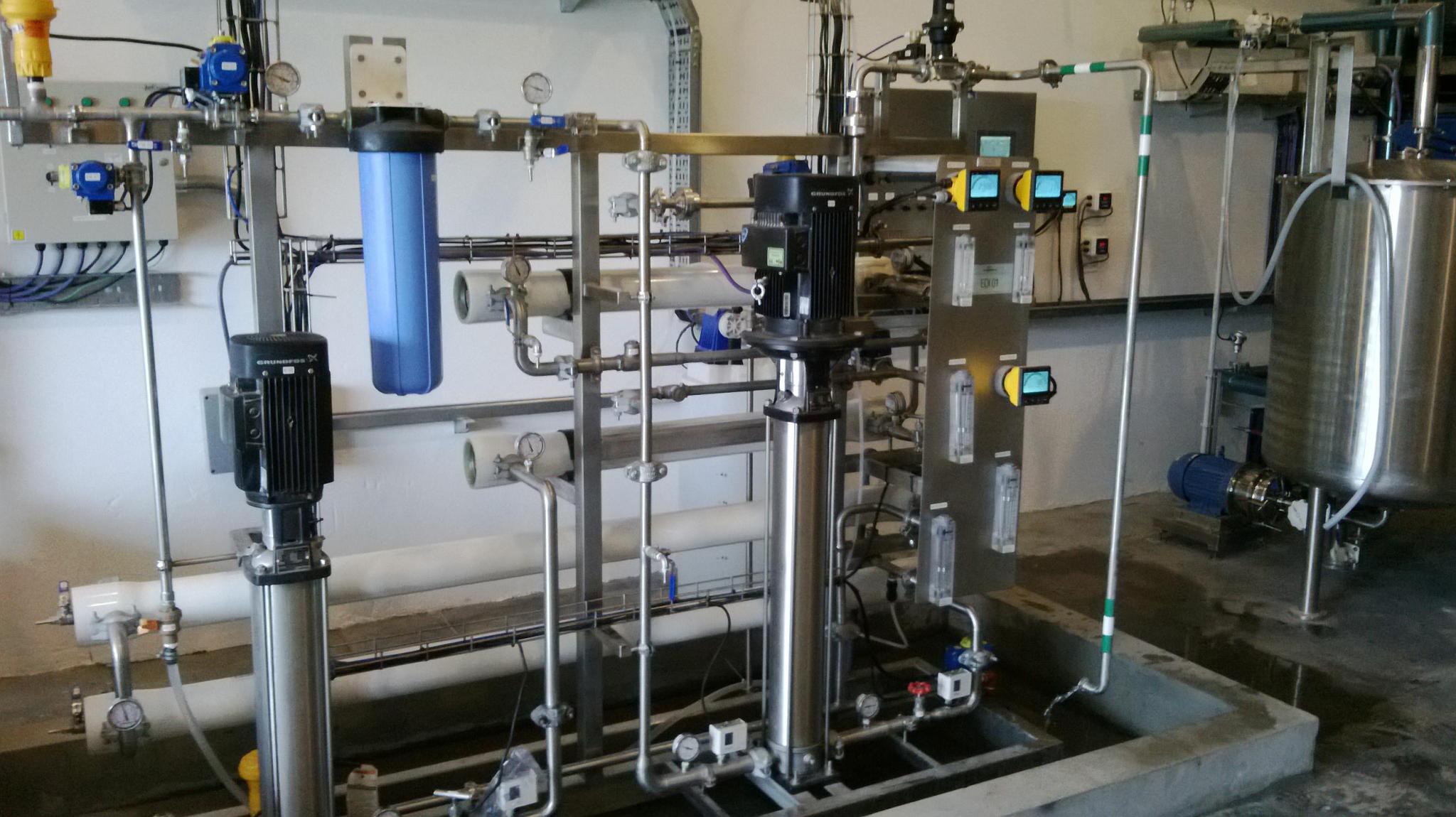 Sistema de Osmosis Inversa de 3 Modulos en Serie. Agua Ultrapura PW.