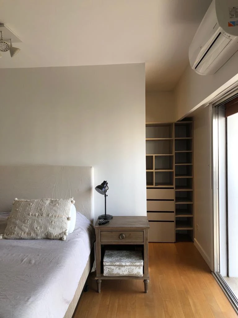 Muebles de madera lustrada premium
