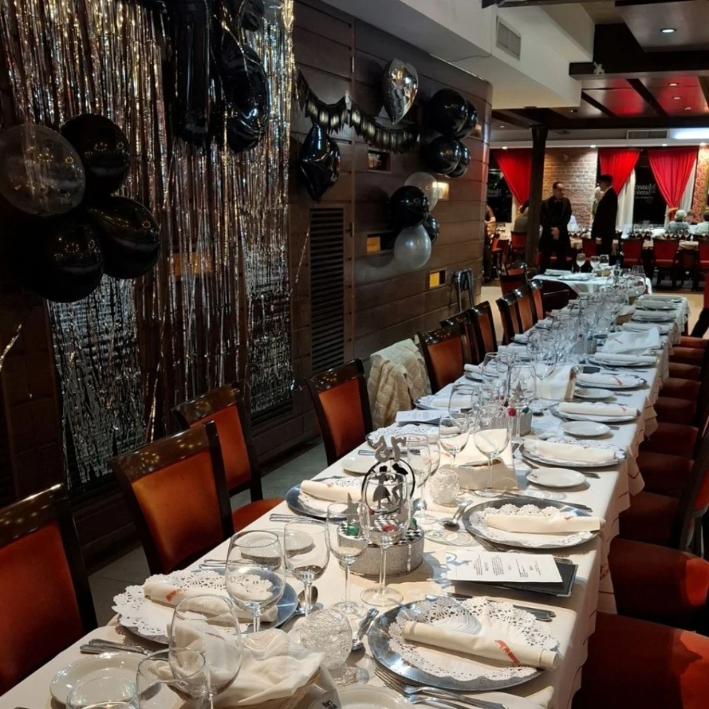 Cena Show Latino y Diversión