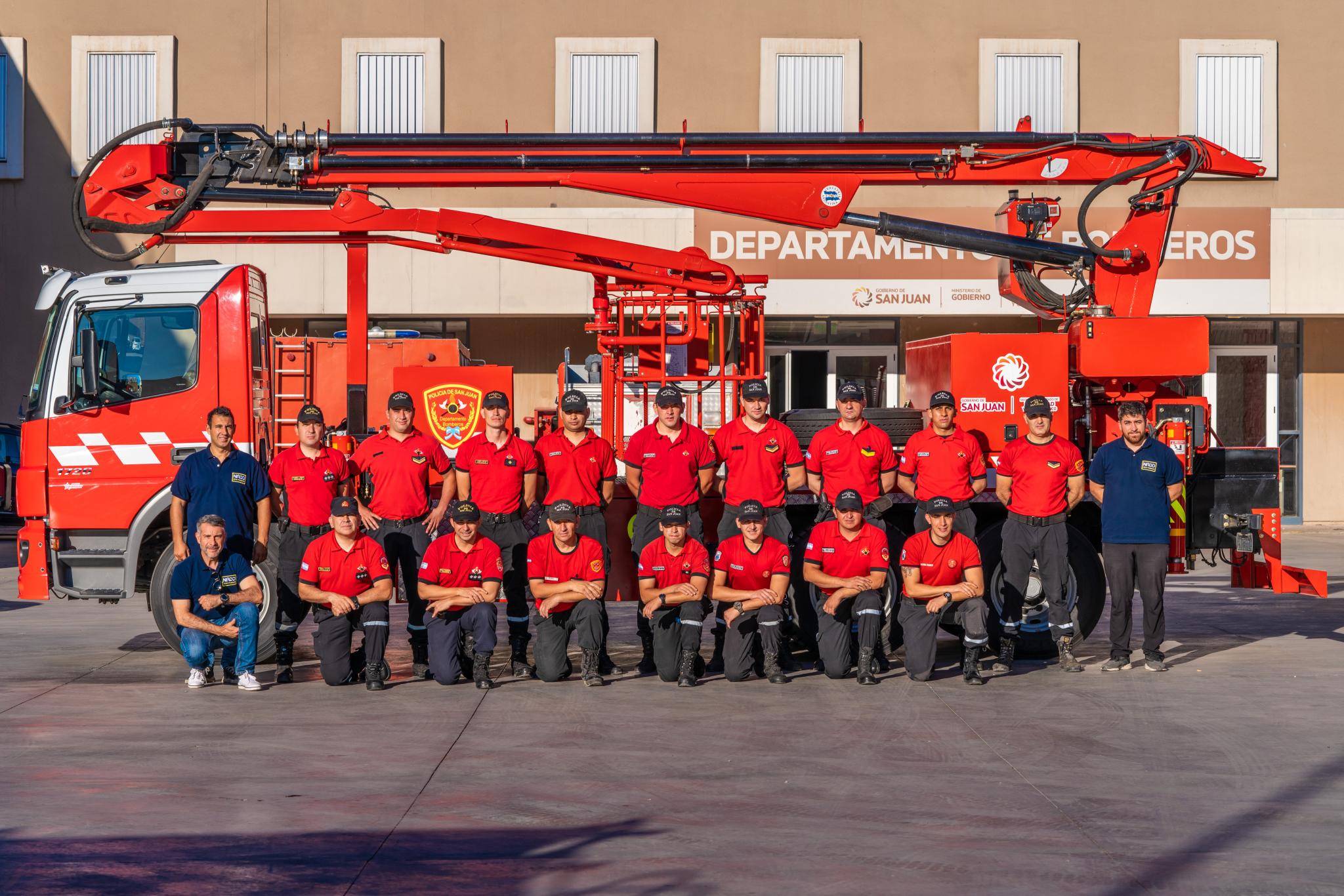 Bomberos de la Policía de San Juan fueron capacitados en buceo bajo estándares internacionales