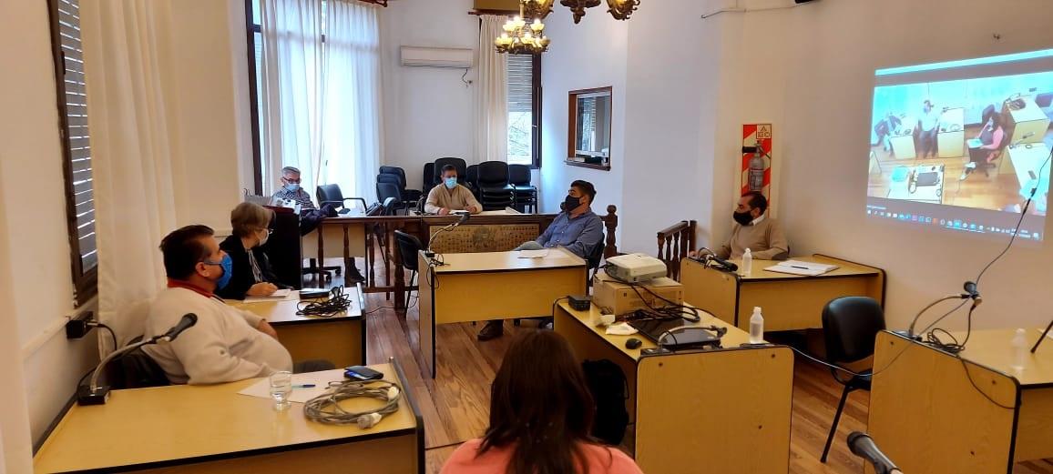 SE REUNIÓ LA COMISIÓN DE  OBRAS PUBLICAS CON EL SR. INTENDENTE MUNICIPAL Y EL SECRETARIO DE INFRAESTRUCTURA, PLANIFICACION URBANA Y MEDIO AMBIENTE 