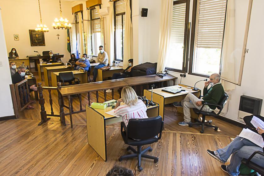 SE REUNIÓ EL CONCEJO CON EL SR. INTENDENTE MUNICIPAL Y SECRETARIOS PARA LA PRESENTACION DEL PROYECTO DE LOTES SOCIALES Y BANCO DE TIERRAS MUNICIPAL