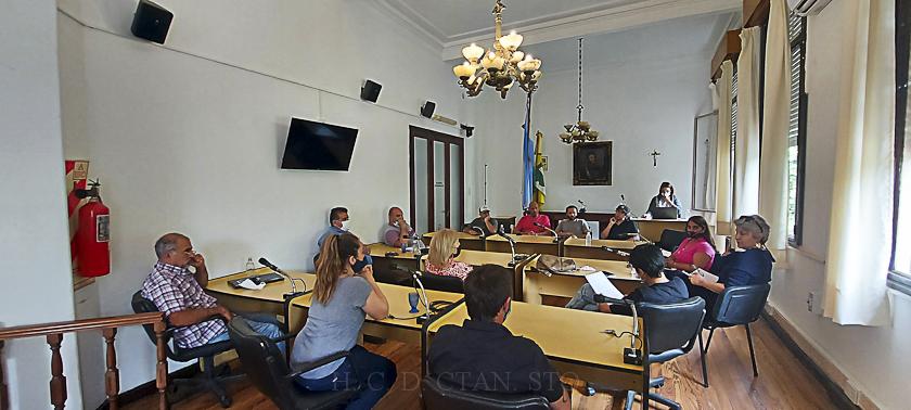 REUNION DEL CONCEJO CON PROPIETARIOS DE COMERCIOS CÉNTRICOS.