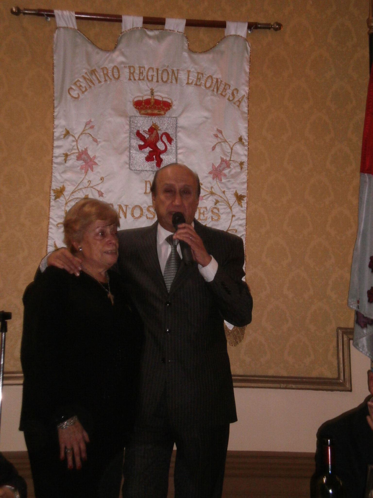 El Presidente D. Cándido Vidales junto a Doña María Esther Rodríguez