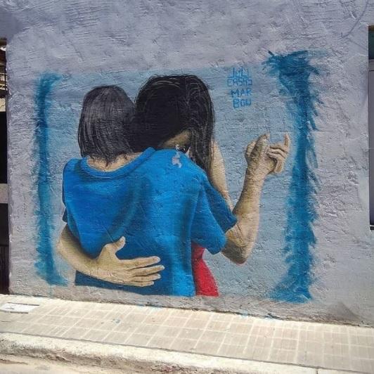Resistir el lugar del beso y el abrazo