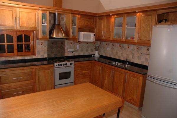 Muebles de cocina , muebles de campo , muebles de algarrobo , muebles de madera , muebles macizos , muebles a medida