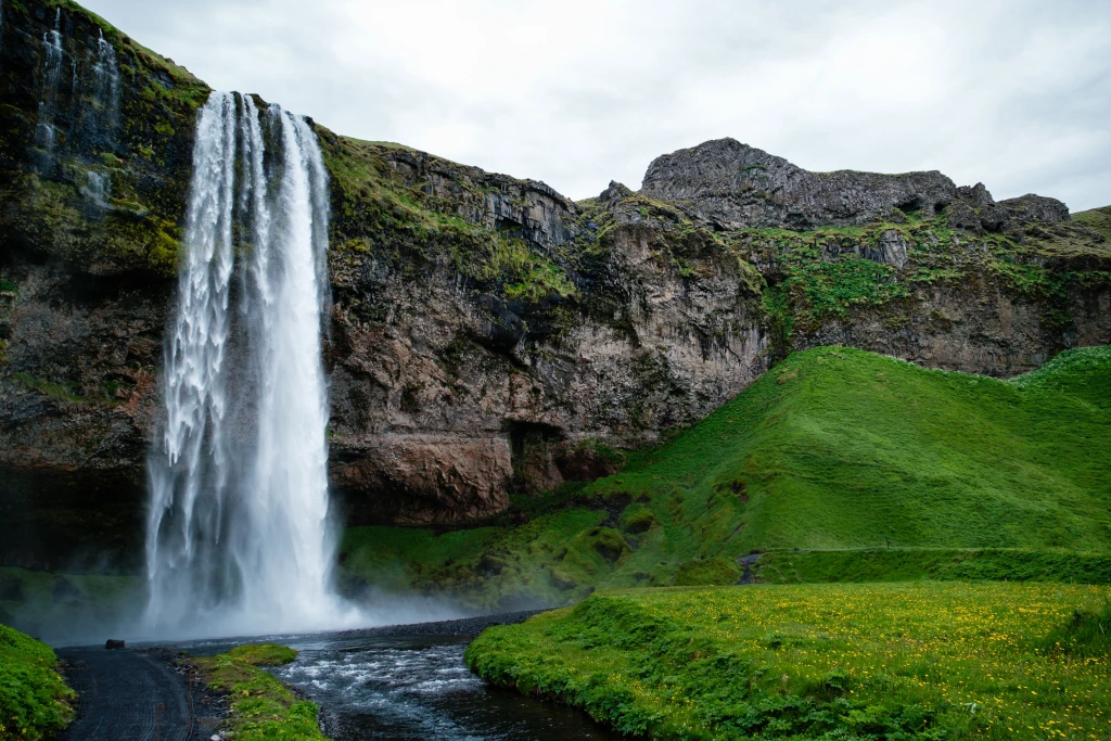 Seljalandsfoss waterfall