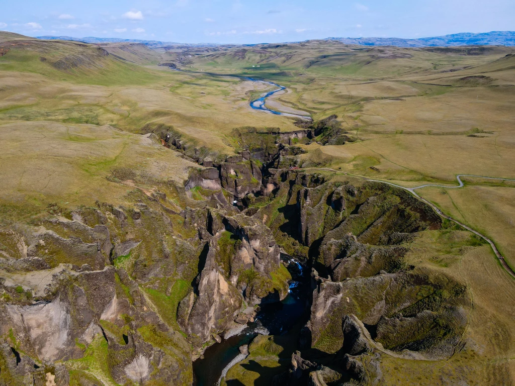 fjaðrárgljúfur canyon