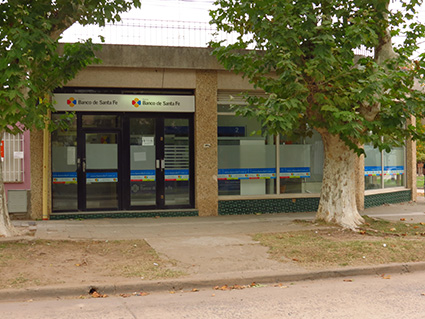 Banco Provincial de Santa Fe El 1/2/1980 se inaugura esta sucursal, siendo Gerente el Sr. Jorge Stenta.