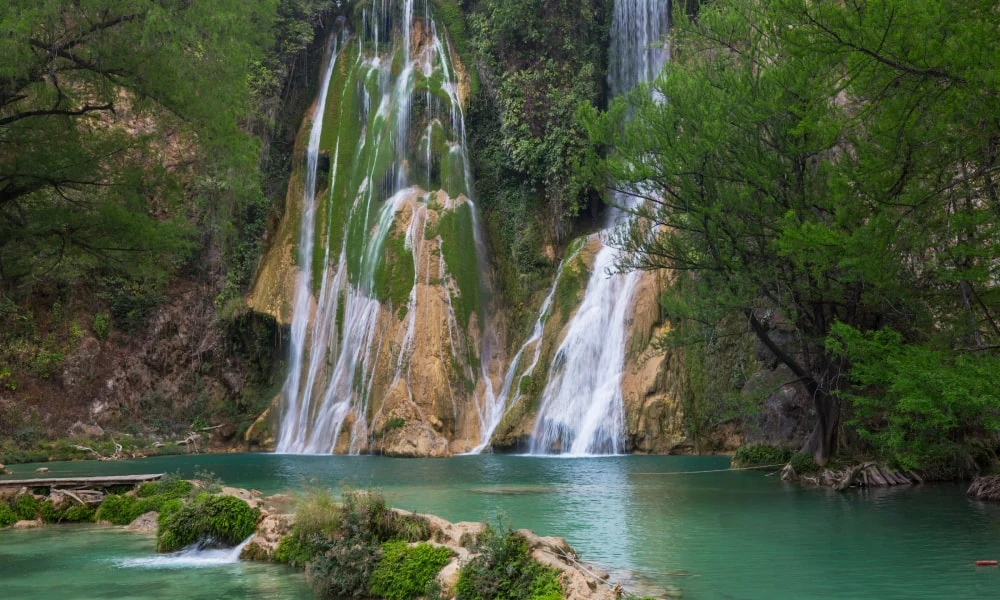 guia-para-visitar-las-cascadas-de-hierve-el-agua-oaxaca-p-min.webp