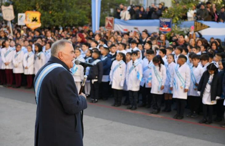 𝐋𝐞𝐚𝐥𝐭𝐚𝐝 𝐚 𝐥𝐚 𝐁𝐚𝐧𝐝𝐞𝐫𝐚 𝐞𝐧 𝐏𝐥𝐚𝐳𝐚 𝐈𝐧𝐝𝐞𝐩𝐞𝐧𝐝𝐞𝐧𝐜𝐢𝐚