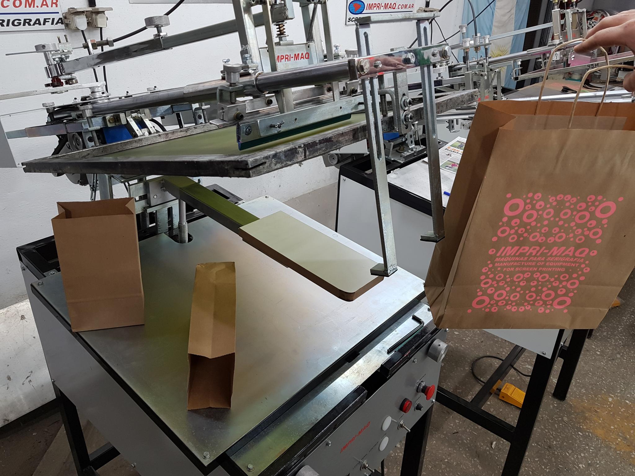 maquina de serigrafia para impresion de bolsas de papel craft
