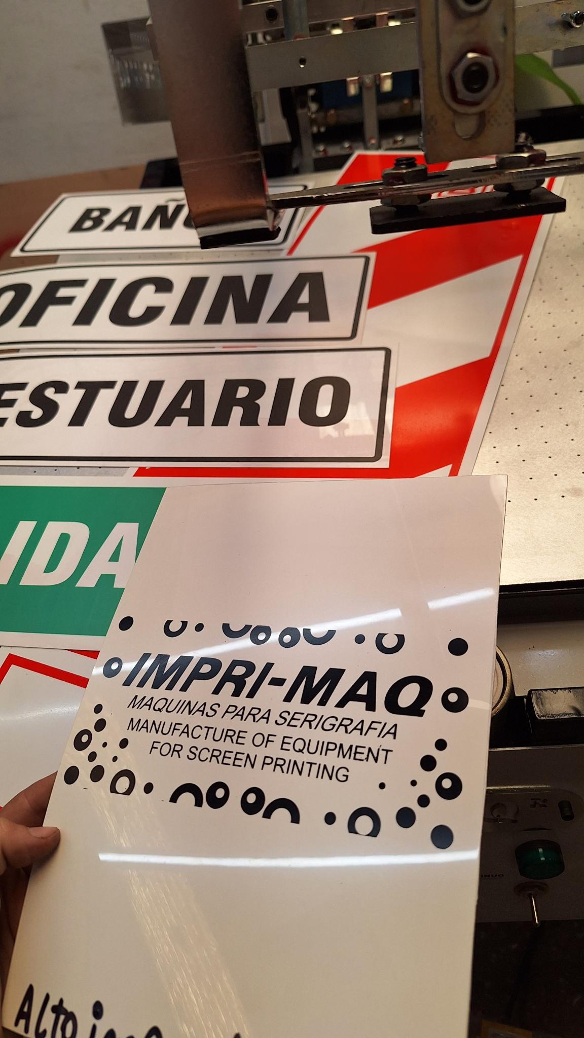 Alto impacto impreso con maquina de serigrafia IMPRI-MAQ