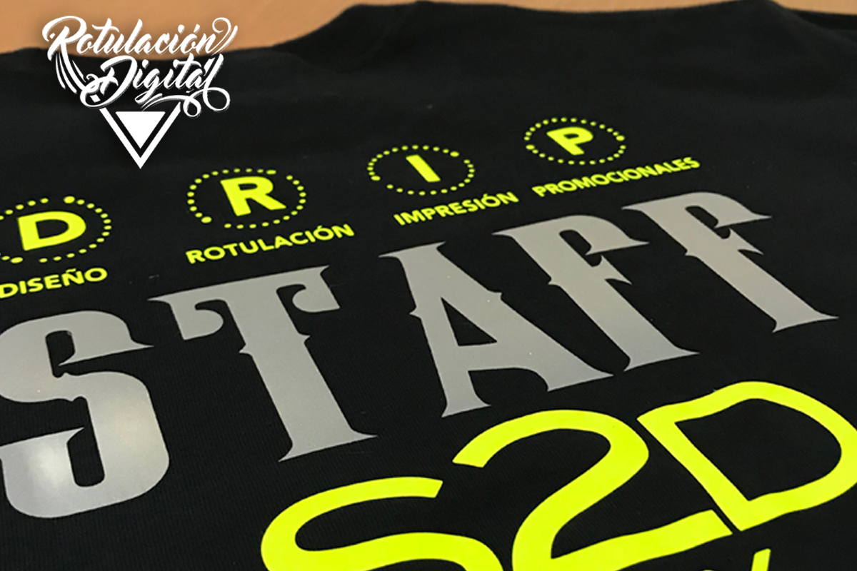 Playera con vinil textil