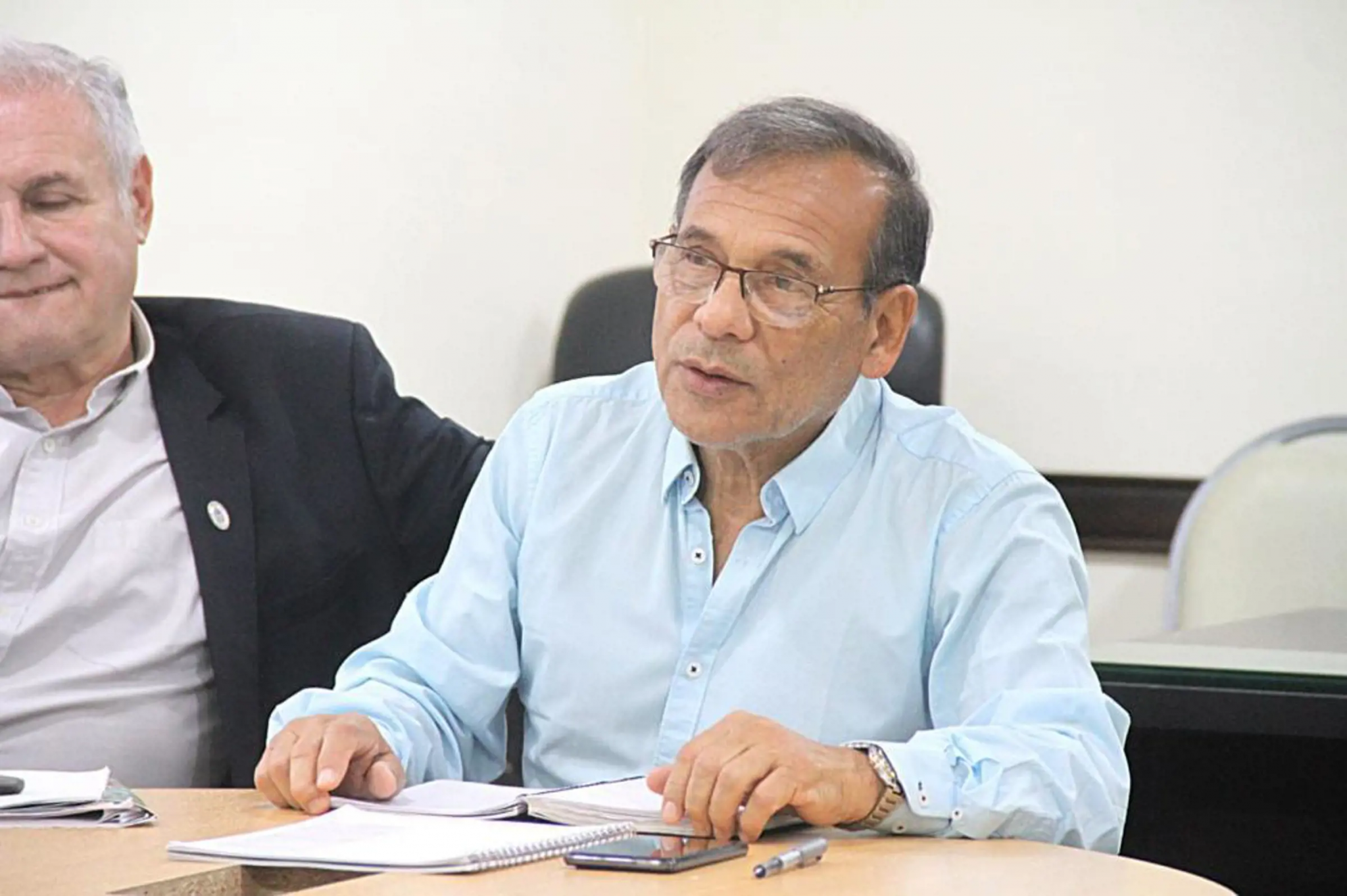 Cardozo encabezó una reunión de trabajo con el gabinete de Salud