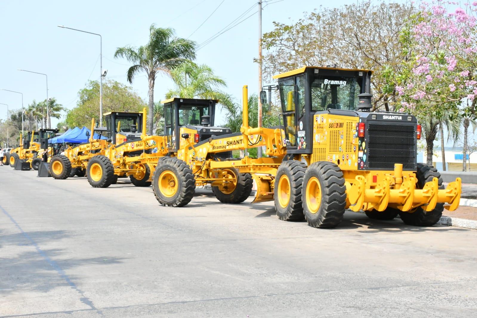 Valdés entregó equipamientos a Vialidad Provincial