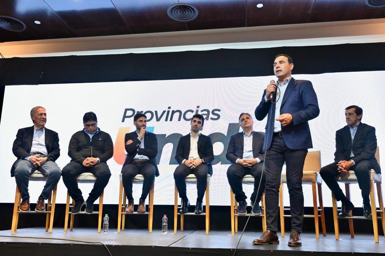 Valdés hizo un fuerte llamado a mejorar la Argentina con más federalismo.