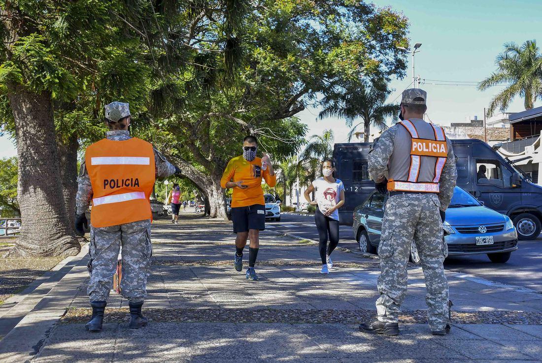 Apelando a la “responsabilidad ciudadana”, iniciaron las caminatas en lugares controlados
