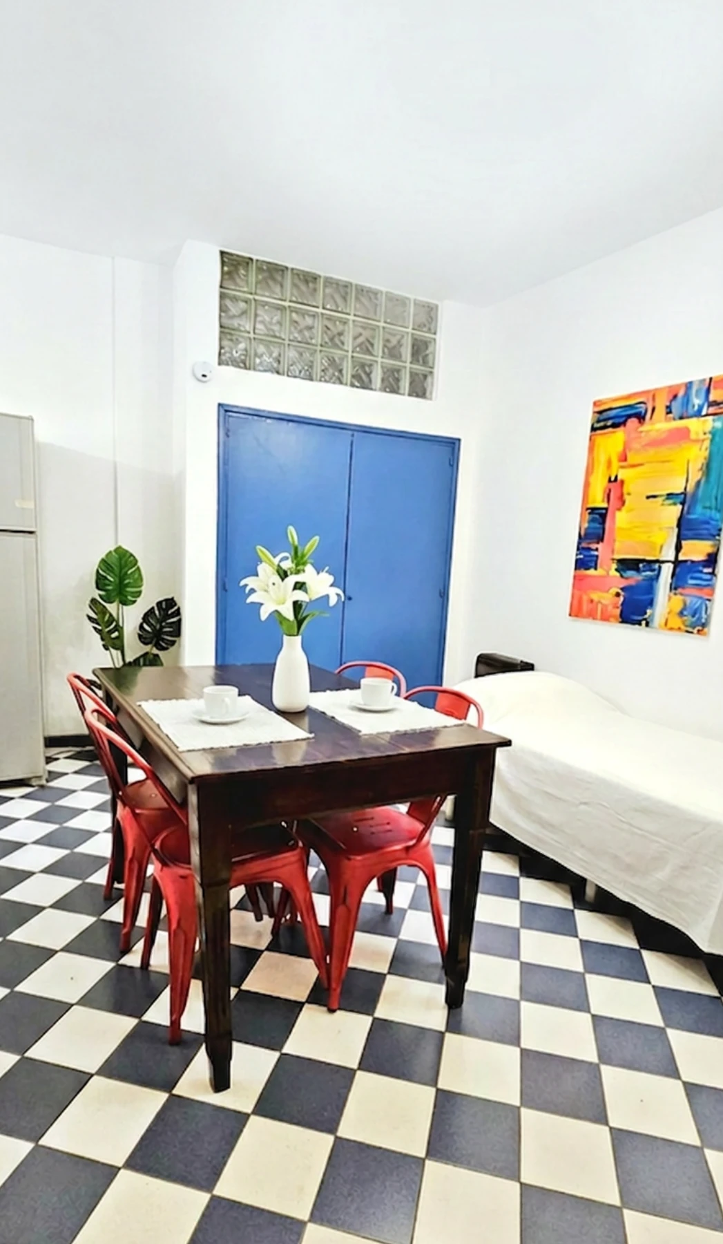 Editarfotohabitacinestiloblanco.webp