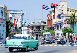 Cuba ofrece vacunar contra COVID a todos los turistas que visiten la isla