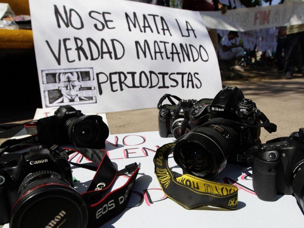 LECTURAS DE DOMINGO: TODAS LAS VIDAS DE LA PRENSA