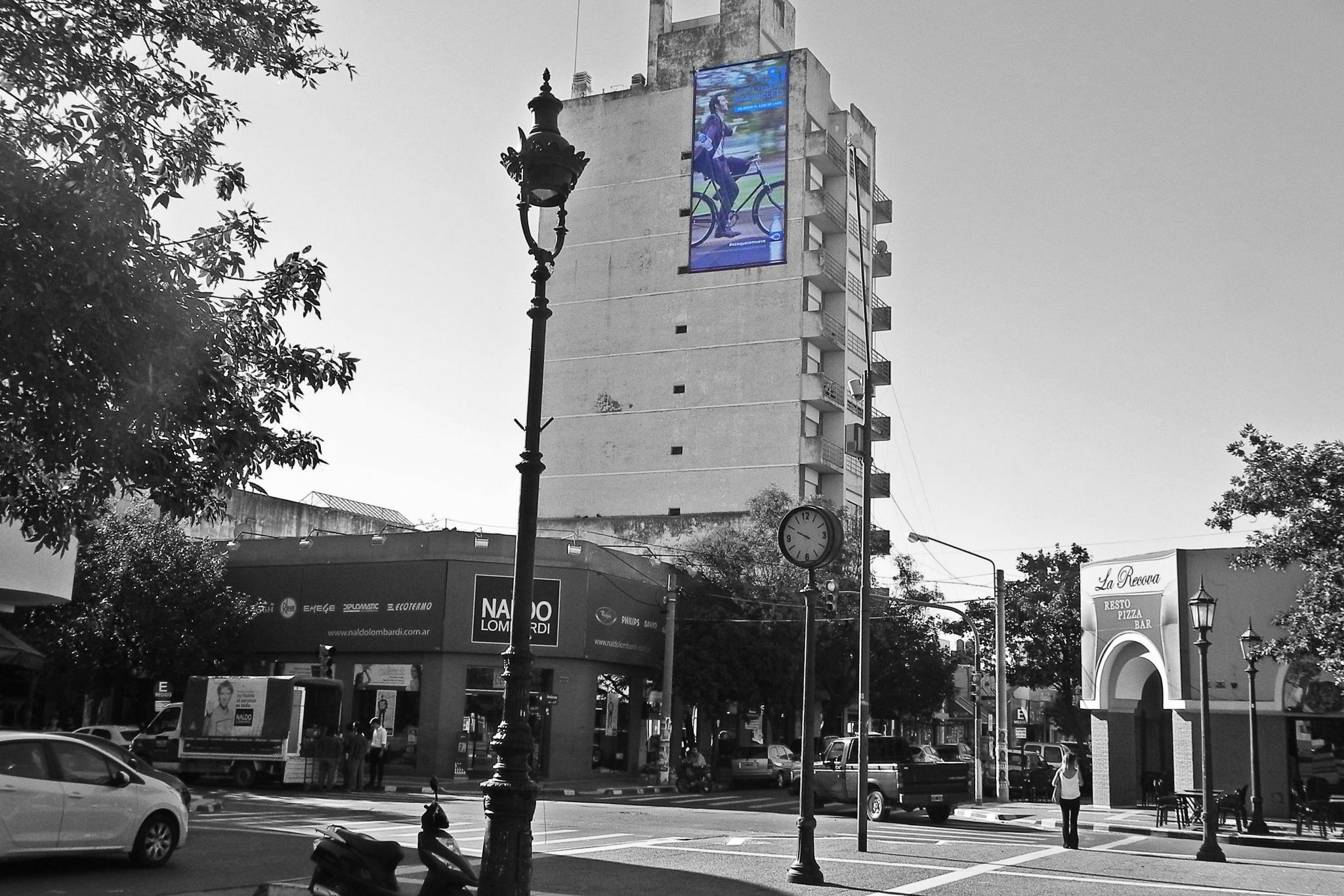 Publicidad Exterior en La Pampa. OOH. Publicidad en Vía Pública. Carteles. Gran Formato. Sextuples