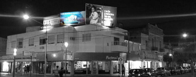 Publicidad Exterior en La Pampa. OOH. Publicidad en Vía Pública. Carteles. Gran Formato. Sextuples