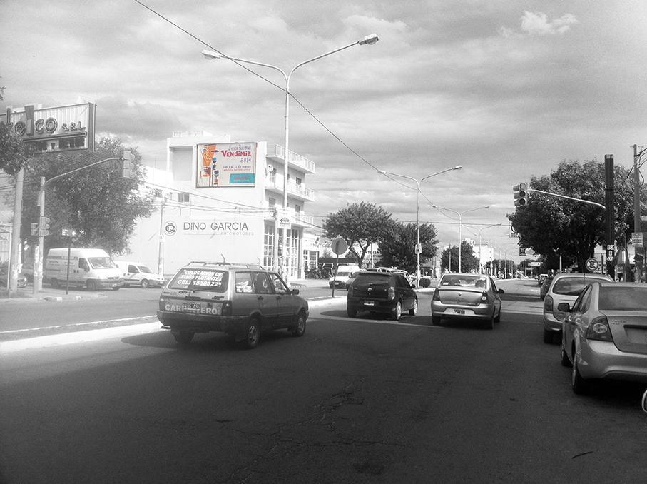 Publicidad Exterior en La Pampa. OOH. Publicidad en Vía Pública. Carteles. Gran Formato. Sextuples