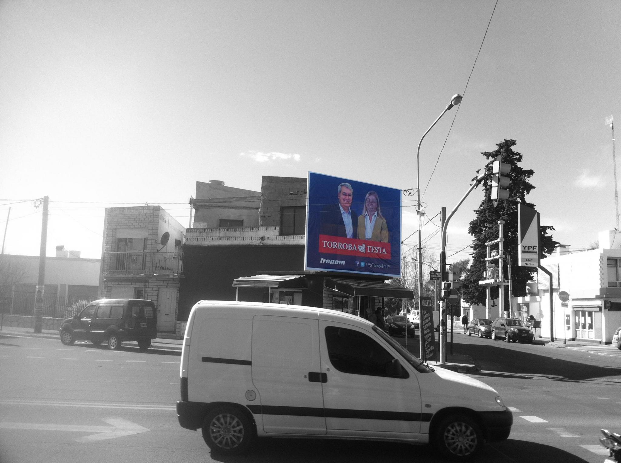 Publicidad Exterior en La Pampa. OOH. Publicidad en Vía Pública. Carteles. Gran Formato. Sextuples