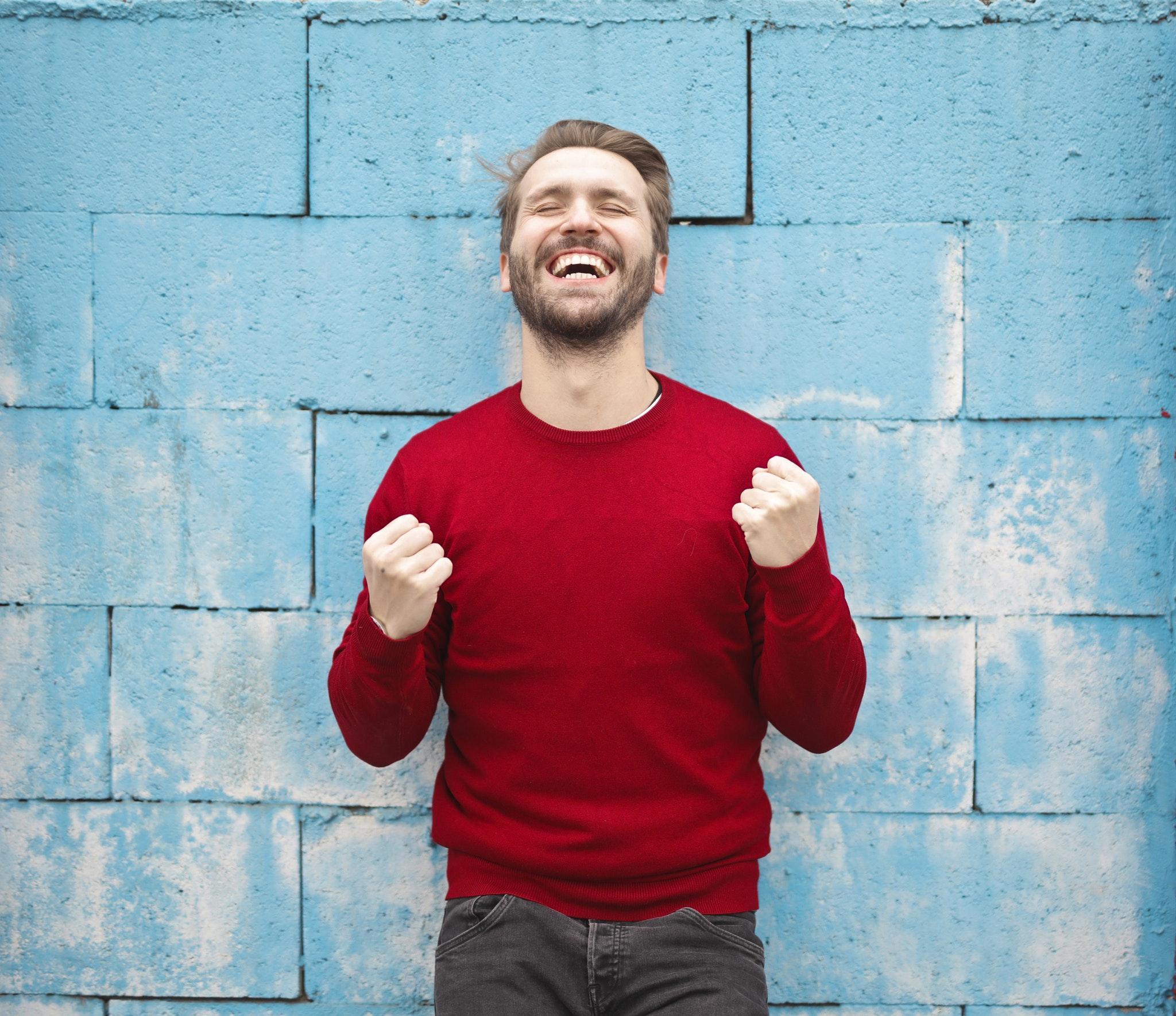 SE PROACTIVO Y MANTÉN UNA ACTITUD POSITIVA EN LA BÚSQUEDA LABORAL Y EN UN TRABAJO