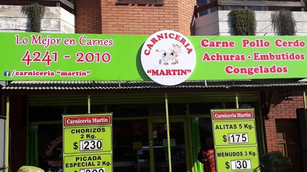 Cartel con estructura y lona front + frente circular en hierro ploteado con vinilo impreso.