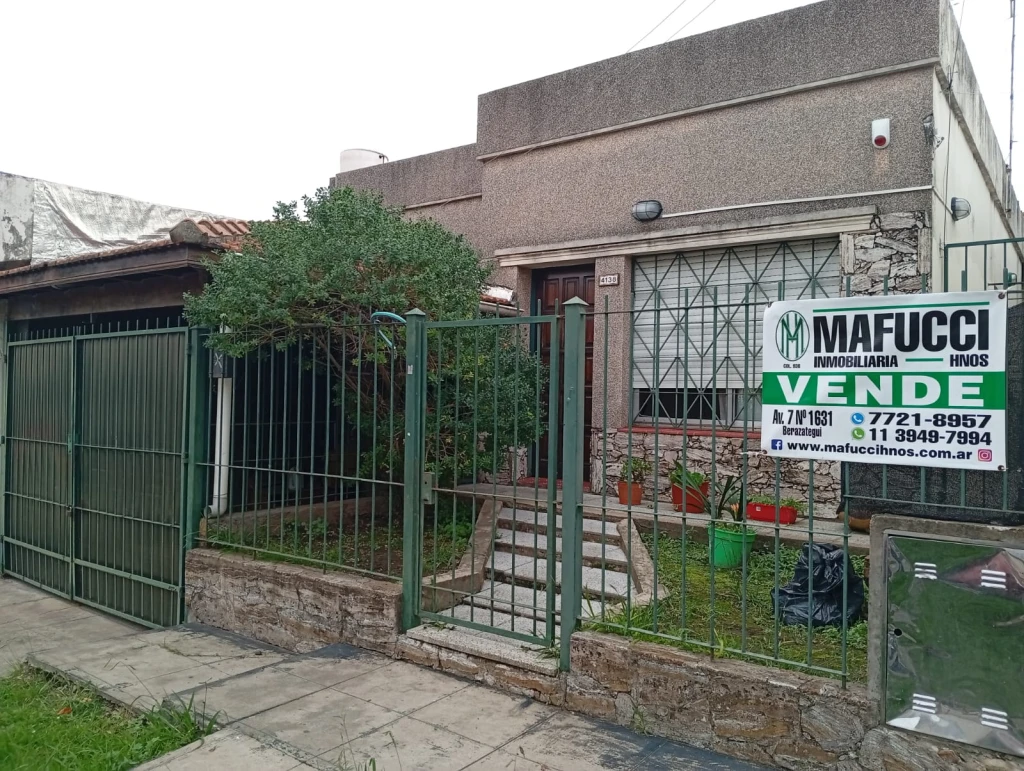 Calle 10 e/141 y 142, Berazategui